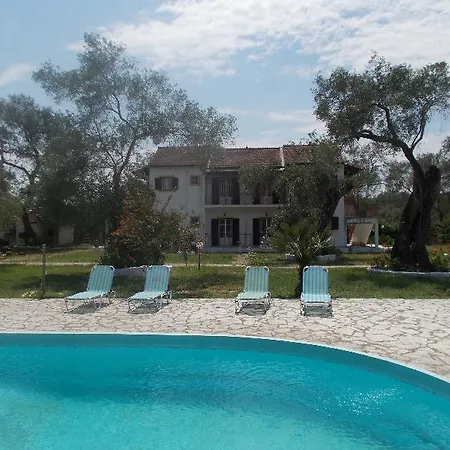 Alykes Family 3* Lefkimmi