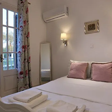 Aparthotel Alykes Family 3*