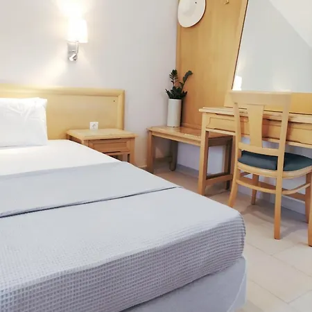 Aparthotel Alykes Family