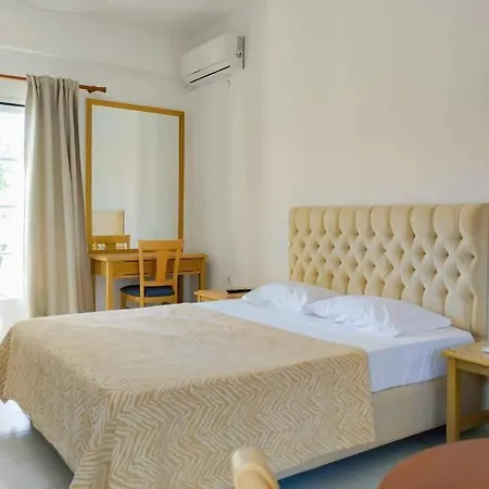 Aparthotel Alykes Family 3*